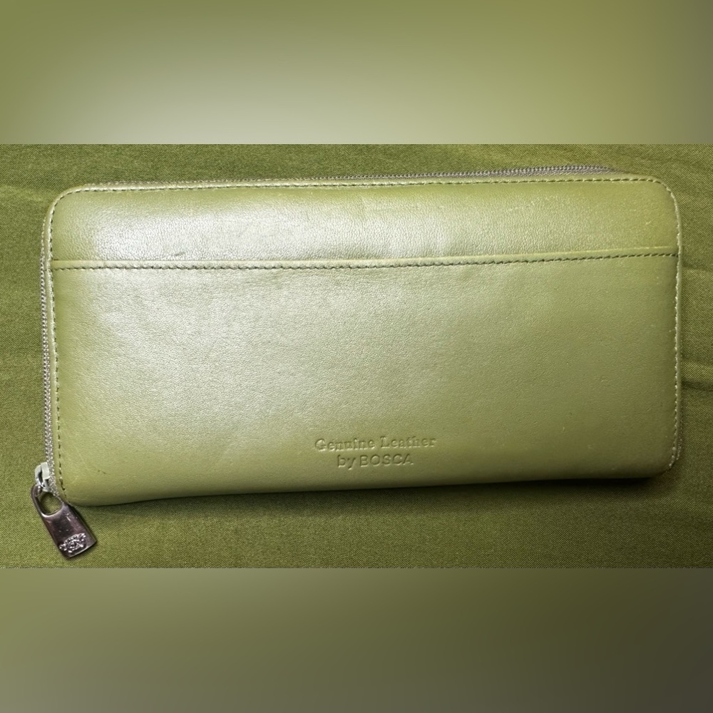 GUC🍀Genuine Italian Italian leather by Bosca zip around wallet